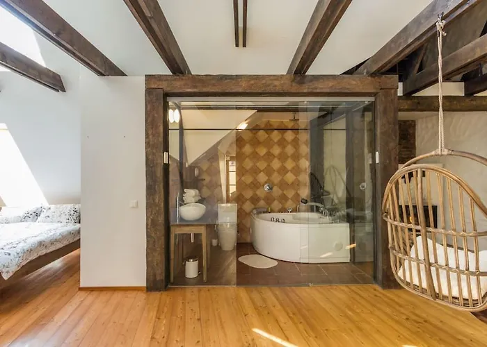 Blacksmith Old Town Апартаменты